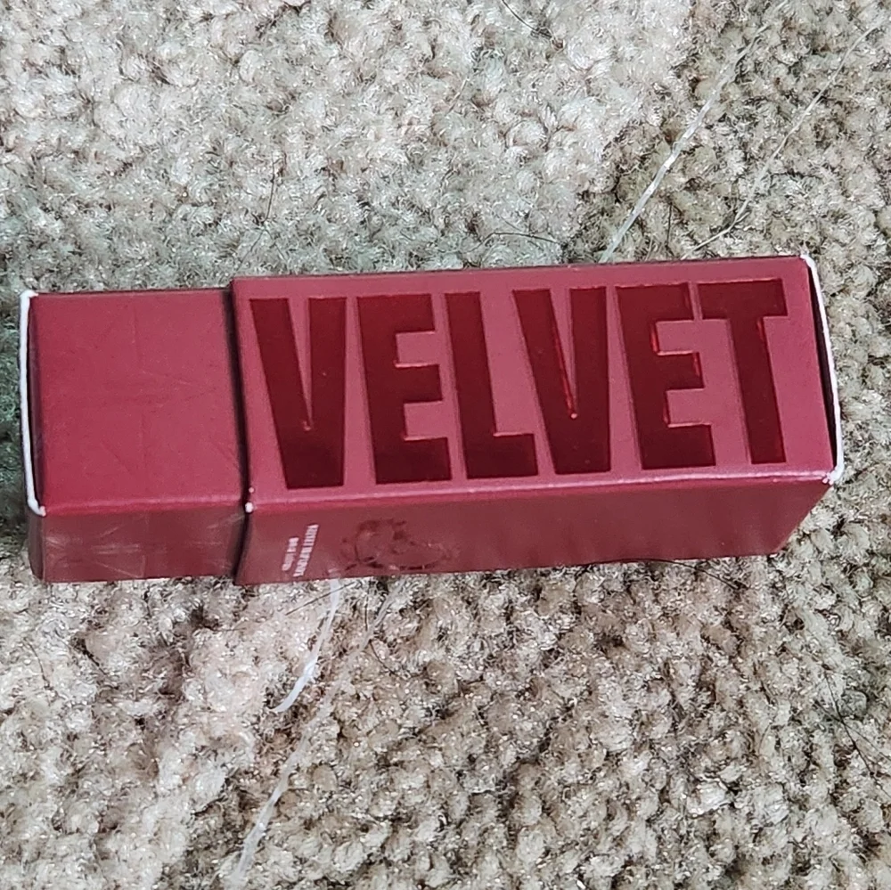 Jeffree Star Velvet Trap Lipstick NEW in box